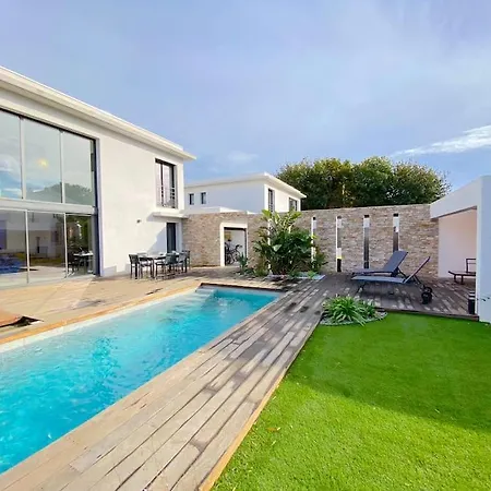 Maison De Standing à Proximité De La Villa *