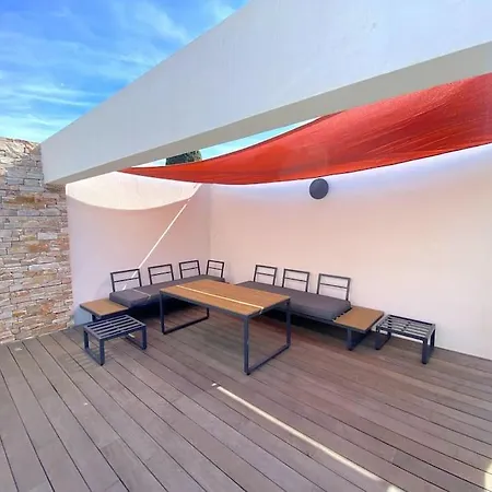 Maison De Standing à Proximité De La Villa *